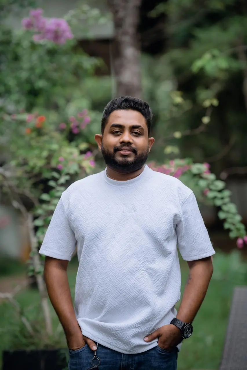 Vihanga Bandara - Private Tour Driver & Tracker