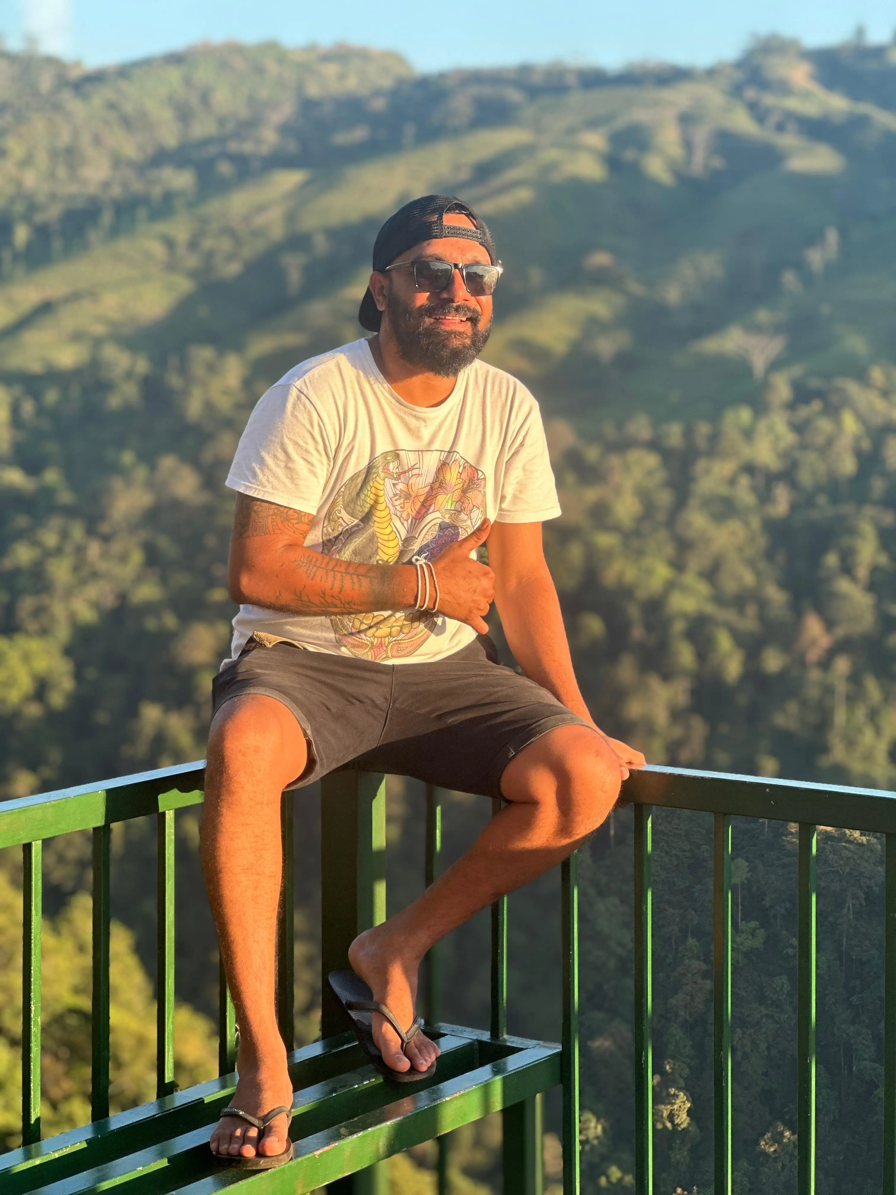 Tharindu Jayasinghe - Experienced Safari Driver